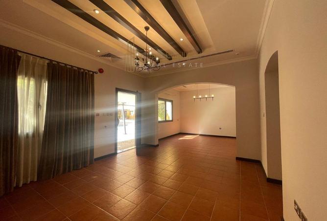 981841 - Property Image 2