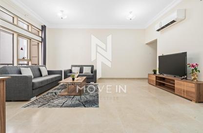 Apartment - 2 Bedrooms - 2 Bathrooms for rent in Umm Ghwailina Comm - Umm Ghuwalina - Umm Ghuwailina - Doha