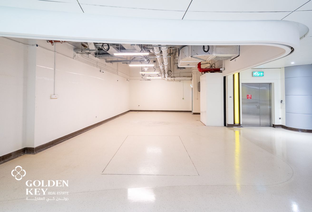 High-Footfall Shop Available in Yacht Club Metro