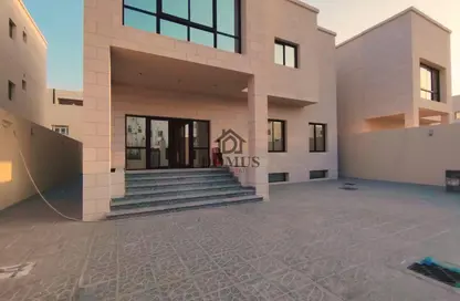 Apartment - 7 Bedrooms - 7 Bathrooms for rent in Umm Al Seneem Street - Ain Khaled - Doha
