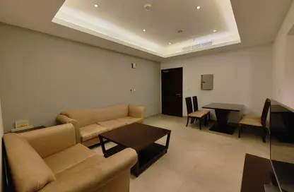 Apartment - 2 Bedrooms - 2 Bathrooms for rent in Umm Ghuwalina - Umm Ghuwailina - Doha