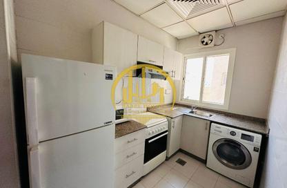 Apartment - 2 Bedrooms - 2 Bathrooms for rent in Umm Ghuwailina 4 - Umm Ghuwailina - Doha