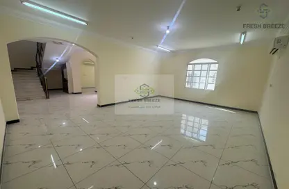 Villa - 5 Bedrooms - 4 Bathrooms for rent in Ain Khaled Villas - Ain Khaled - Doha