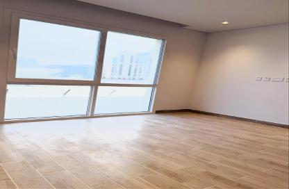Apartment - 3 Bedrooms - 3 Bathrooms for rent in Al Aqaria Tower - Old Salata - Salata - Doha Apartment - 3 Bedrooms - 3 Bathrooms for rent in Al Aqaria Tower - Old Salata - Salata - Doha