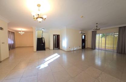 مجمع سكني - 5 غرف نوم - 6 حمامات للايجار في واي فيلدج - ابو سدرة - الريان - الدوحة مجمع سكني - 5 غرف نوم - 6 حمامات للايجار في واي فيلدج - ابو سدرة - الريان - الدوحة