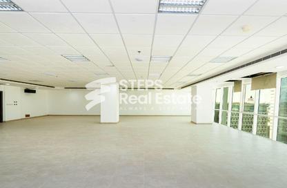 Office Space - Studio - 1 Bathroom for rent in Marina Tower 23 - Marina District - Lusail