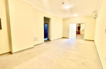 Apartment - 3 Bedrooms - 2 Bathrooms for rent in Anas Street - Fereej Bin Mahmoud North - Fereej Bin Mahmoud - Doha