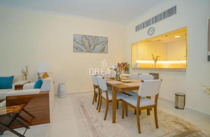 Apartment - 2 Bedrooms - 3 Bathrooms for rent in Viva Central - Viva Bahriyah - The Pearl Island - Doha