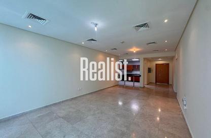 شقة - 2 غرف نوم - 4 حمامات للايجار في أبراج زجزاج - الخليج الغربي - الدوحة