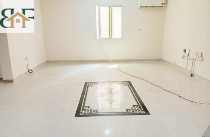 Apartment - 3 - 3 for rent in Al Mansoura - Al Mansoura - Doha