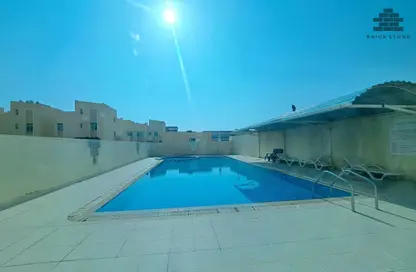 فيلا - 6 غرف نوم - 4 حمامات للايجار في بوابة الخيساء - الخيصة - أم صلال محمد