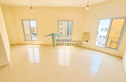 Apartment - 3 Bedrooms - 2 Bathrooms for rent in Madinat Khalifa South - Madinat Khalifa - Doha