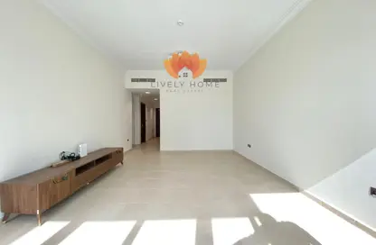Apartment - 2 Bedrooms - 2 Bathrooms for rent in Marina Residences 195 - Marina District - Lusail
