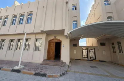 Villa - 5 Bedrooms - 6 Bathrooms for sale in Al Wukair - Al Wukair - Al Wakra