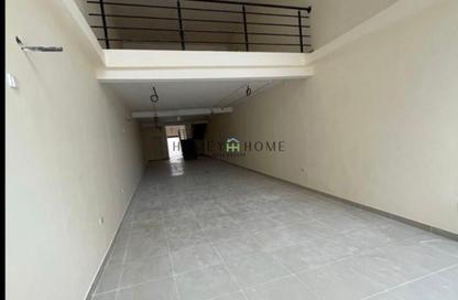 Shop - Studio - 1 Bathroom for rent in Fereej Bin Mahmoud South - Fereej Bin Mahmoud - Doha