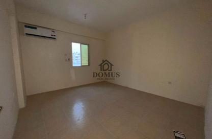 Apartment - 2 Bedrooms - 2 Bathrooms for rent in Thabit Bin Zaid Street - Al Mansoura - Doha