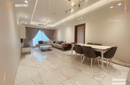 Apartment - 2 Bedrooms - 3 Bathrooms for rent in The Pearl Island - Doha