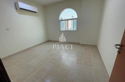 Apartment - 3 Bedrooms - 2 Bathrooms for rent in Salaja Street - Doha Al Jadeed - Doha