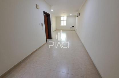 Apartment - 3 Bedrooms - 2 Bathrooms for rent in Salaja Street - Doha Al Jadeed - Doha