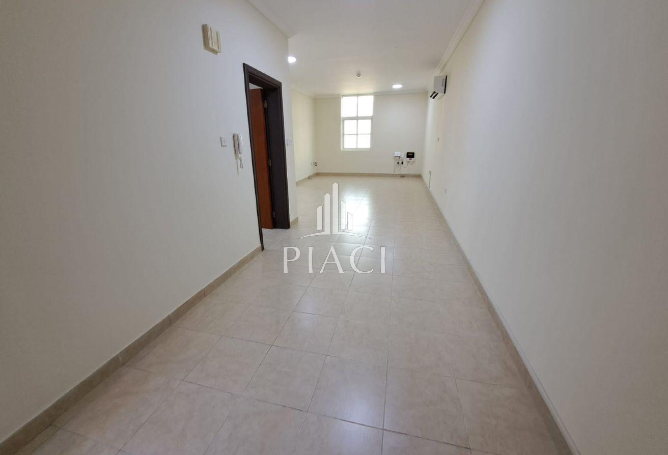 Available 3BHK UF near Musheireb METRO and Bank St