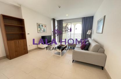 Apartment - 2 Bedrooms - 2 Bathrooms for rent in Viva Central - Viva Bahriyah - The Pearl Island - Doha