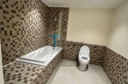 Apartment - 3 Bedrooms - 3 Bathrooms for rent in Porto Arabia - The Pearl Island - Doha