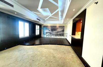 Apartment - 3 Bedrooms - 3 Bathrooms for rent in Porto Arabia - The Pearl Island - Doha