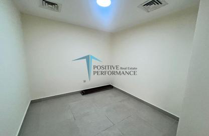 Apartment - 3 Bedrooms - 3 Bathrooms for rent in Porto Arabia - The Pearl Island - Doha