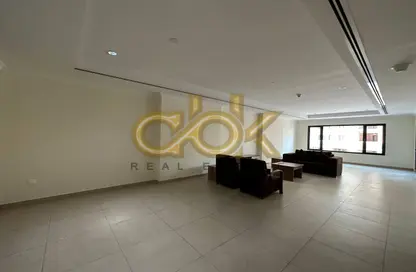 Apartment - 1 Bedroom - 2 Bathrooms for rent in East Porto Drive - Porto Arabia - The Pearl Island - Doha
