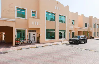Compound - 5 Bedrooms - 5 Bathrooms for rent in Al Kheesa - Al Kheesa - Umm Salal Mohammed