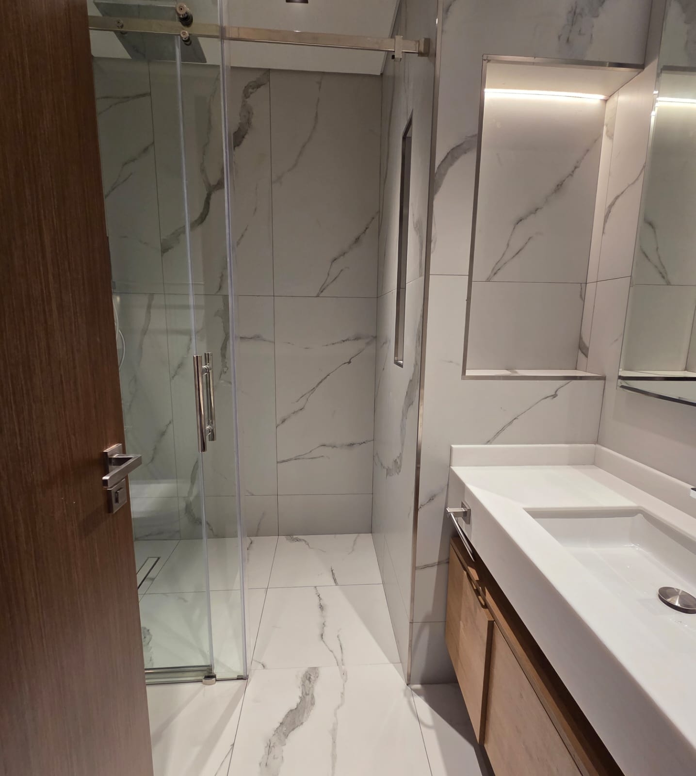 BRAND NEW 2BEDROOM PLUS MAID FULLY FURNISHED thumbnail 8