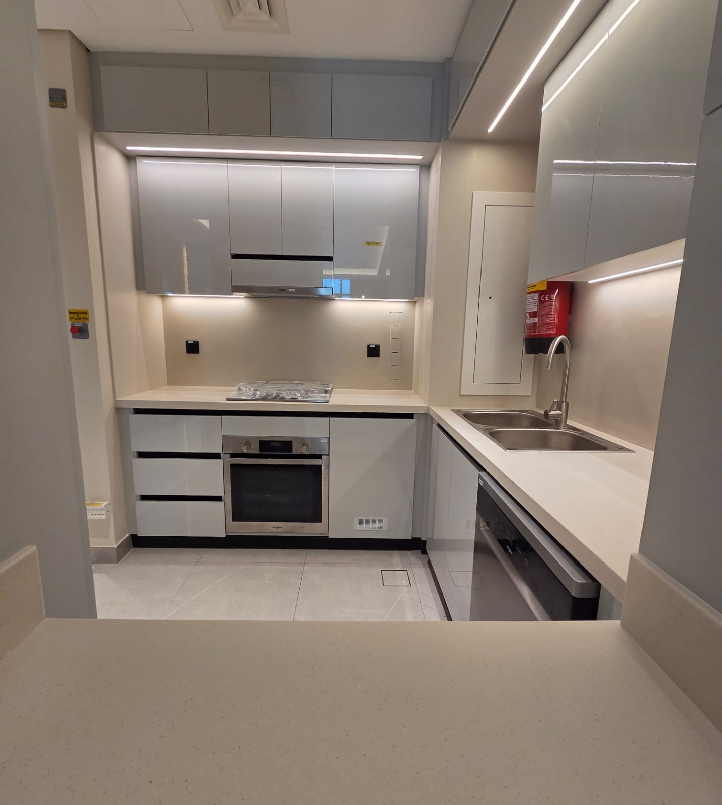 BRAND NEW 2BEDROOM PLUS MAID FULLY FURNISHED thumbnail 9