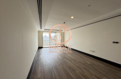 Apartment - 2 Bedrooms - 2 Bathrooms for rent in Viva West - Viva Bahriyah - The Pearl Island - Doha