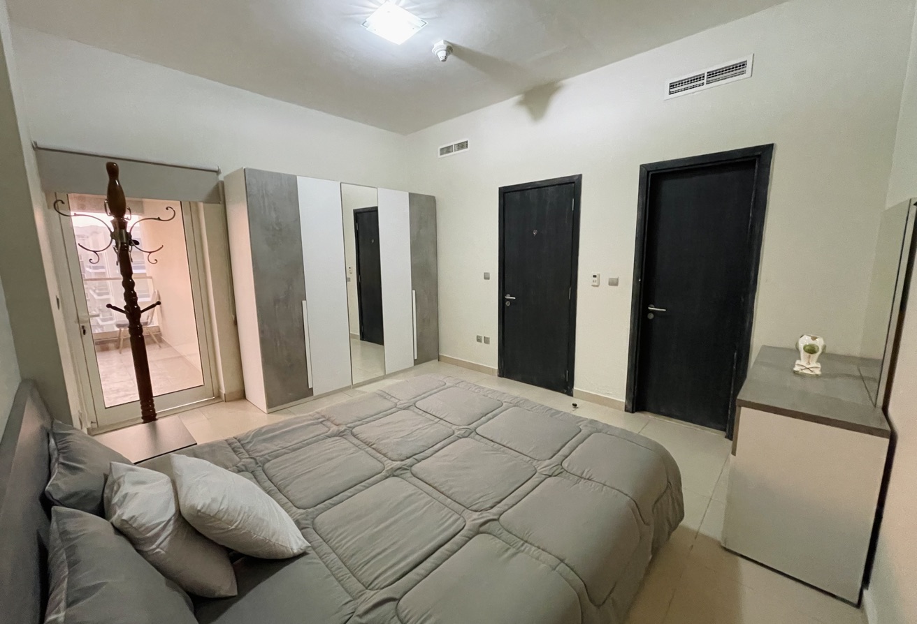 Well Designed 2BR | Fox Hills Residence thumbnail 12