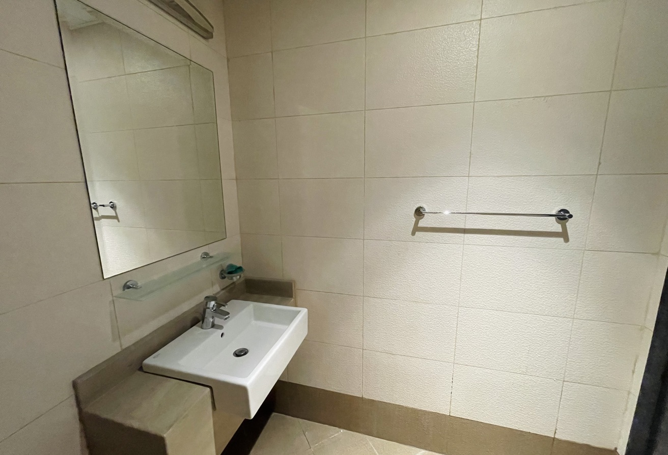 Well Designed 2BR | Fox Hills Residence thumbnail 10