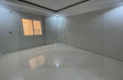 Apartment - 2 Bedrooms - 2 Bathrooms for rent in Al Zubair Bakkar Street - Al Sadd - Doha