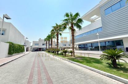 مجمع سكني - 5 غرف نوم - 6 حمامات للايجار في شارع الوعب - الوعب - الدوحة