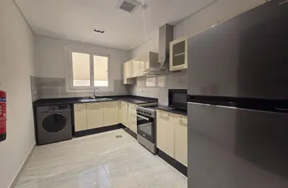 Apartment - 3 Bedrooms - 3 Bathrooms for rent in Tadmur Street - Old Airport Road - Doha