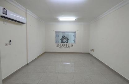 Apartment - 2 Bedrooms - 2 Bathrooms for rent in Thabit Bin Zaid Street - Al Mansoura - Doha