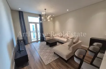 Apartment - 2 Bedrooms - 4 Bathrooms for rent in Floresta Gardens - Floresta Gardens - The Pearl Island - Doha
