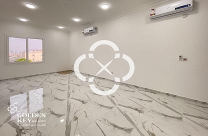 Apartment - 2 Bedrooms - 2 Bathrooms for rent in Madinat Khalifa South - Madinat Khalifa - Doha
