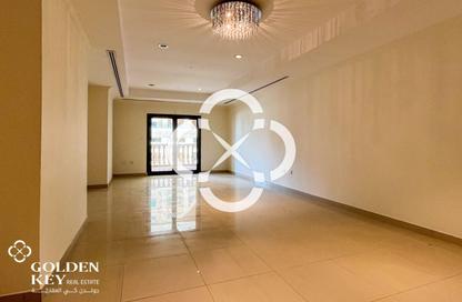 Apartment - 2 Bedrooms - 3 Bathrooms for rent in East Porto Drive - Porto Arabia - The Pearl Island - Doha