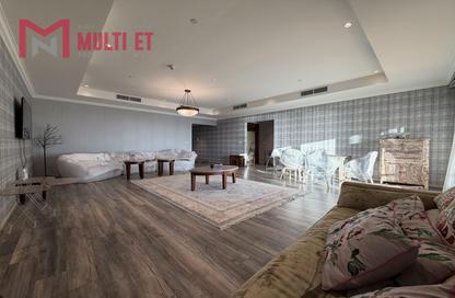 Apartment - 2 Bedrooms - 3 Bathrooms for rent in East Porto Drive - Porto Arabia - The Pearl Island - Doha