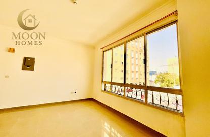 Apartment - 1 Bedroom - 1 Bathroom for rent in Umm Ghwailina Comm - Umm Ghuwalina - Umm Ghuwailina - Doha