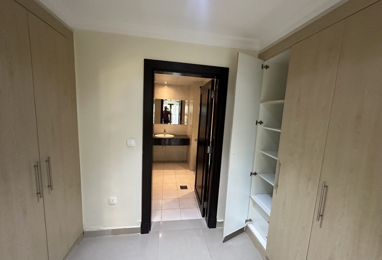 1 Bedroom Semi Furnished Panoramic Sky View thumbnail 8