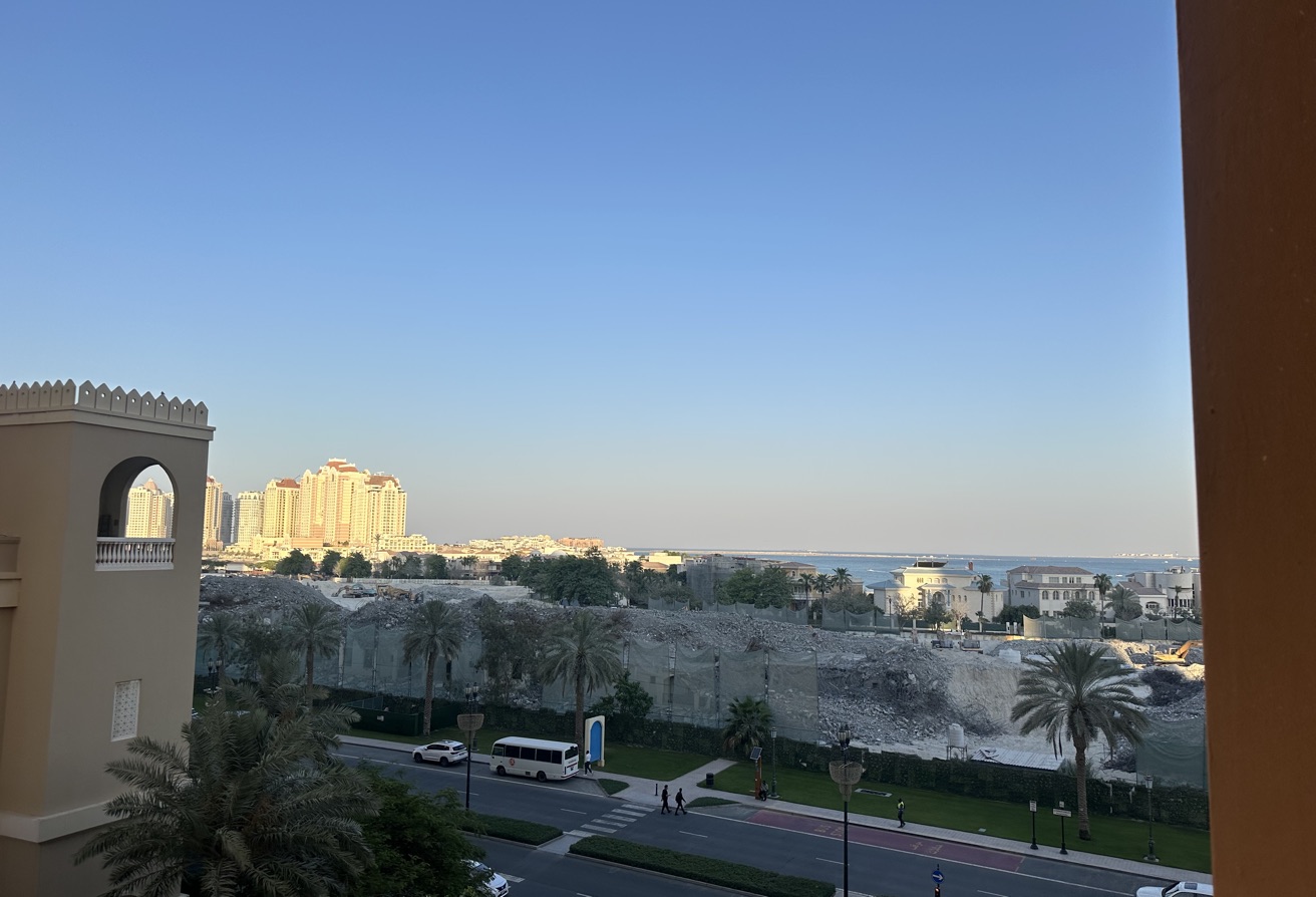 1 Bedroom Semi Furnished Panoramic Sky View thumbnail 4