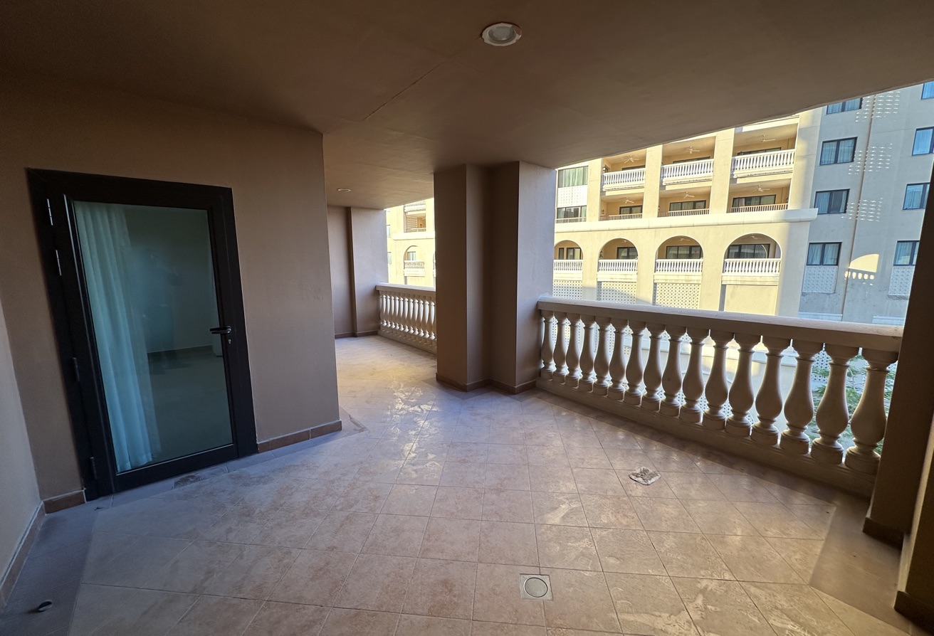 1 Bedroom Semi Furnished Panoramic Sky View thumbnail 2