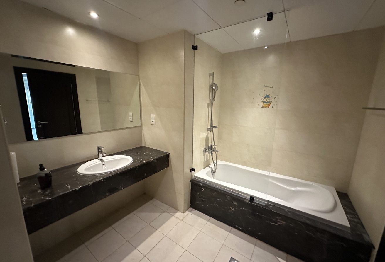 1 Bedroom Semi Furnished Panoramic Sky View thumbnail 7