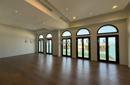 Apartment - 2 Bedrooms - 3 Bathrooms for rent in Waterfront Townhouses - Qanat Quartier - The Pearl Island - Doha