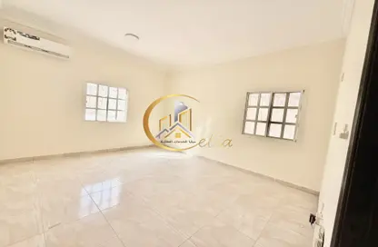 Apartment - 2 Bedrooms - 2 Bathrooms for rent in Al Tabari Street - Fereej Bin Omran - Doha